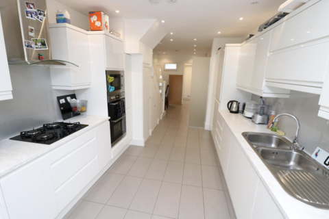 3 bedroom semi-detached house to rent, Hendon  NW4