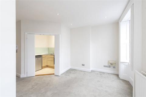 Studio to rent, Notting Hill Gate, London, W11