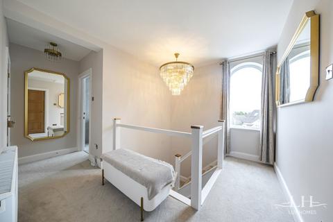 30 Mascalls Gardens, Brentwood, CM14 5LT