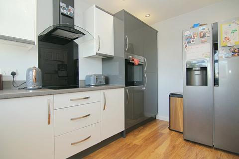 62 Union Road, Low Moor, Bradford, BD12 0DF