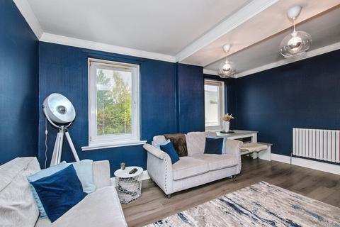 3/4 Loganlea Drive, Edinburgh, EH7 6LS