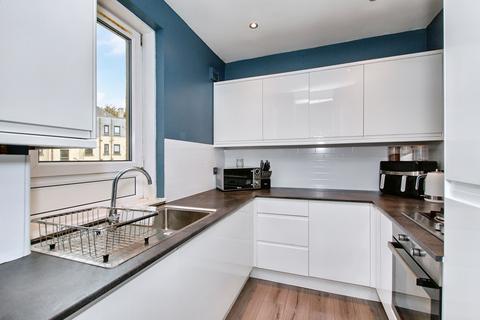 3/4 Loganlea Drive, Edinburgh, EH7 6LS