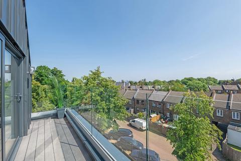 3 bedroom maisonette for sale, Kings Mews, SW2