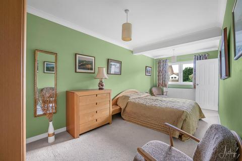 34 Whitegates, Mayals, Swansea, SA3 5HW