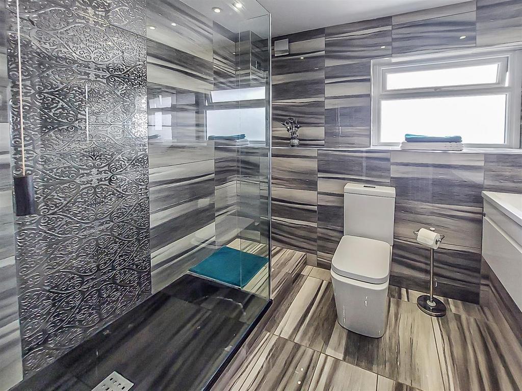 Luxury Shower Room-w.c