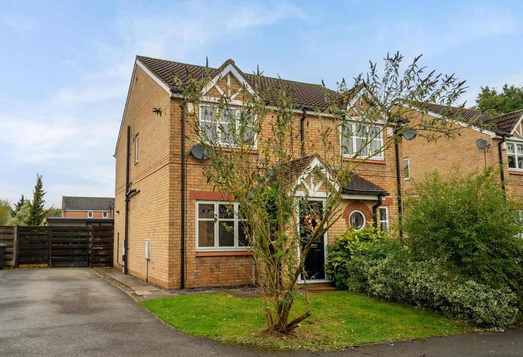 Blatchford Court, York 2 bed semidetached house for sale £280,000