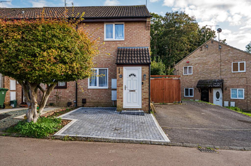 Barrington Road, Watchfield... 2 bed end of terrace house - £270,000
