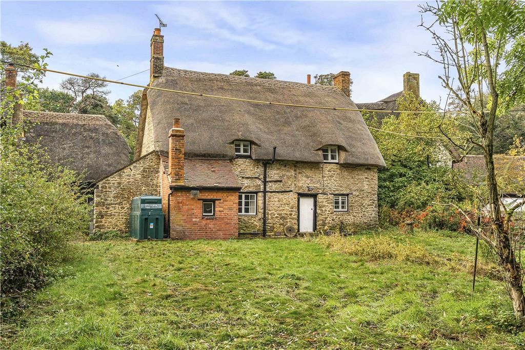 Wytham, Oxford, OX2 2 bed detached house to rent £1,600 pcm (£369 pw)