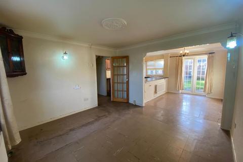 66 Fairways, Waltham Abbey, EN9 1SY