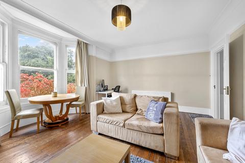 2 bedroom flat for sale, Thornton Hill, London SW19