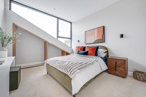 2 bedroom flat for sale, Clifton Walk, Hammersmith