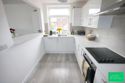 2 bedroom flat to rent, Nether Street, London, N3