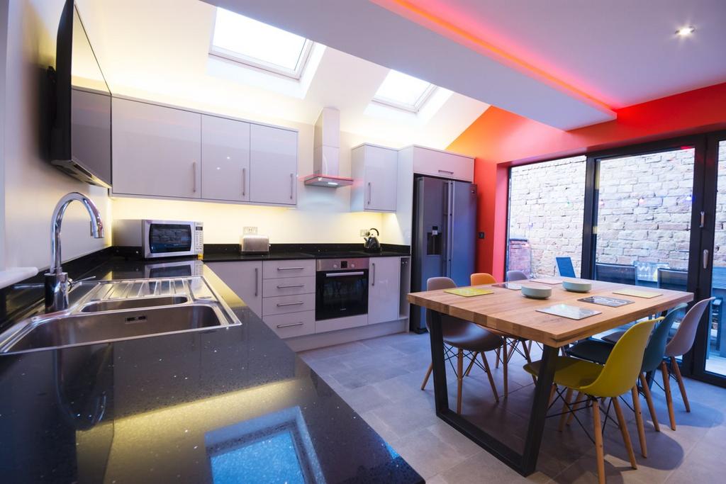 Seely Road, Lenton, Nottingham 6 bed house to rent £4,692 pcm (£1,083 pw)