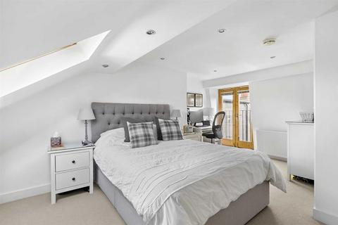 2 bedroom flat for sale, Rotherwood Road, Putney