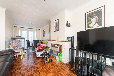 4 Judeth Gardens, Gravesend, DA12 4QB