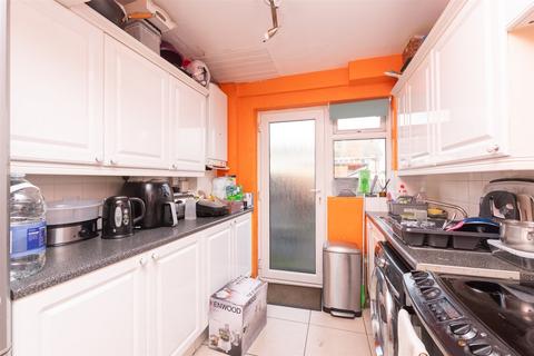 4 Judeth Gardens, Gravesend, DA12 4QB
