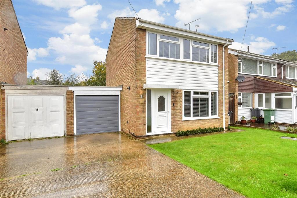 Knaves Acre, Headcorn, Ashford, Kent 3 bed link detached house for sale