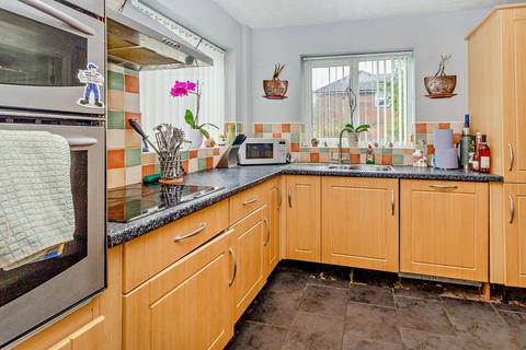 18 Crofters Green, Euxton, Chorley, PR7 6LQ