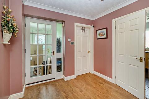 18 Crofters Green, Euxton, Chorley, PR7 6LQ