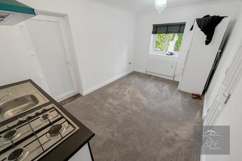 Studio to rent, Hayes UB3