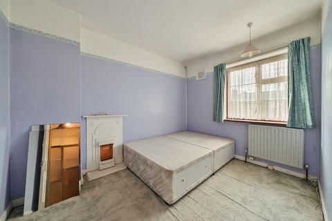 3 bedroom terraced house for sale, Peterborough Road, Carshalton SM5