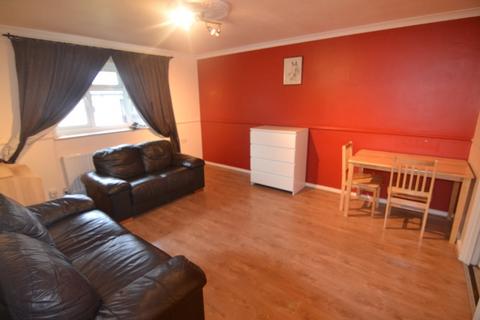 1 bedroom flat to rent, Ashton Road, Startford