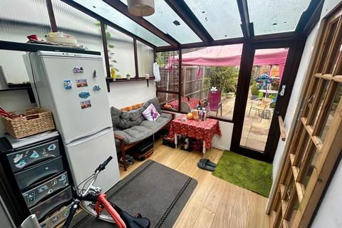 68 Cherrydown Avenue, London, E4 8DU
