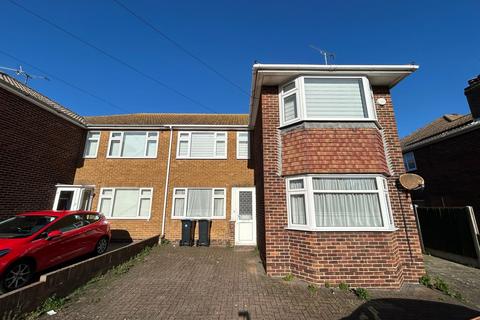 2 bedroom flat to rent, Yarrow Close, Broadstairs, CT10