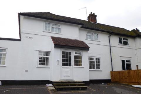 2 bedroom flat to rent, Lea Road, Watford, WD24