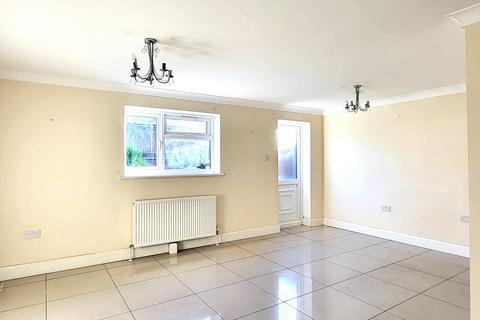 2 bedroom flat to rent, Lea Road, Watford, WD24