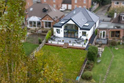 4 bedroom detached bungalow for sale, Church Road, Astwood Bank, Redditch B96 6DD