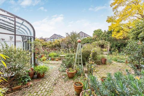 4 bedroom detached house for sale, Lower Teddington Road, Hampton Wick