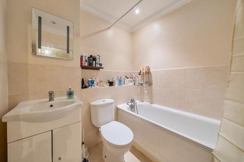 4 bedroom townhouse for sale, Slough,  Berkshire,  SL3