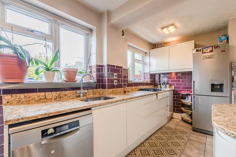 4 bedroom semi-detached house for sale, Heathervale Road, Surrey KT15