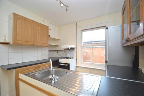 2 bedroom flat for sale, Yarborough Road, East Cowes