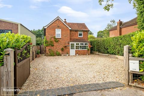 4 bedroom detached house for sale, Pamber Heath Road, Pamber Heath, Tadley, Hampshire, RG26