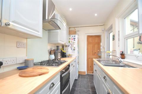 3 bedroom semi-detached house for sale, Orchard Road, East Cowes