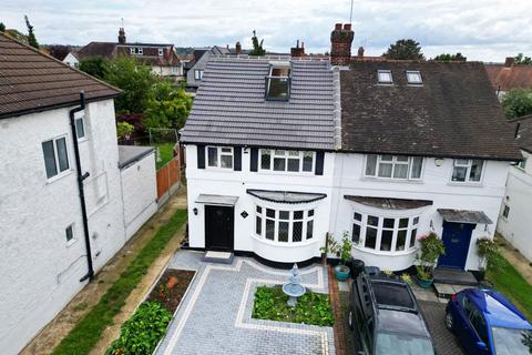 4 bedroom semi-detached house for sale, St. Barnabas Road, Woodford Green IG8