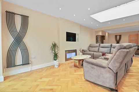 4 bedroom semi-detached house for sale, St. Barnabas Road, Woodford Green IG8