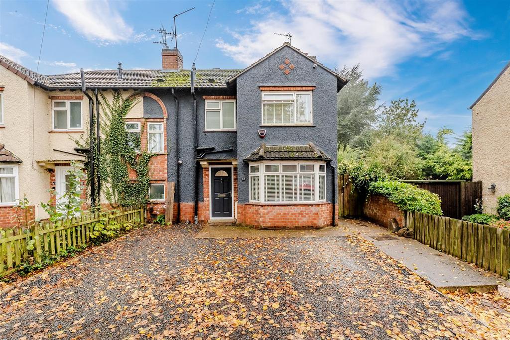 Irthlingborough Road, Wellingborough NN9 3 bed semidetached house for