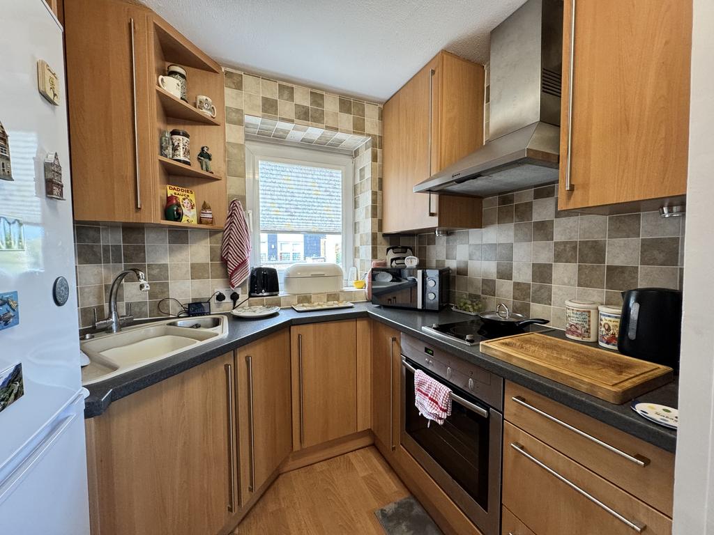 Homepine House, Folkestone CT20 2 bed apartment for sale £110,000