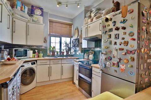 2 bedroom flat for sale, Dolphin Lodge, Worthing BN11