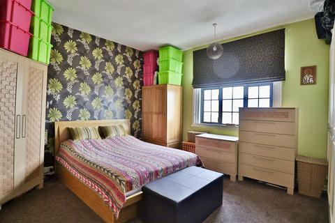 2 bedroom flat for sale, Dolphin Lodge, Worthing BN11