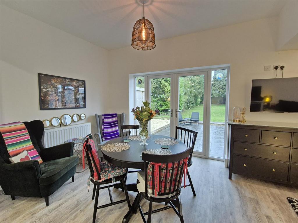 Dining Area/Living Nook