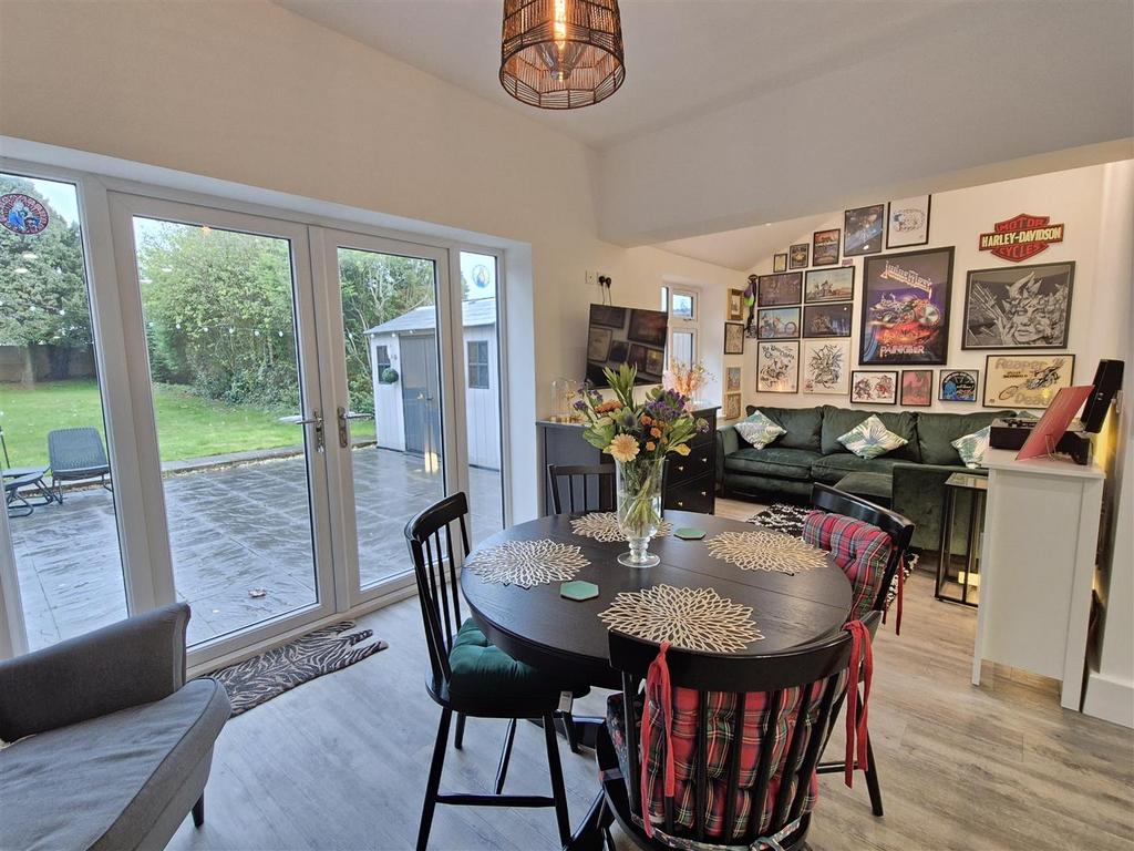 Dining Area/Living Nook