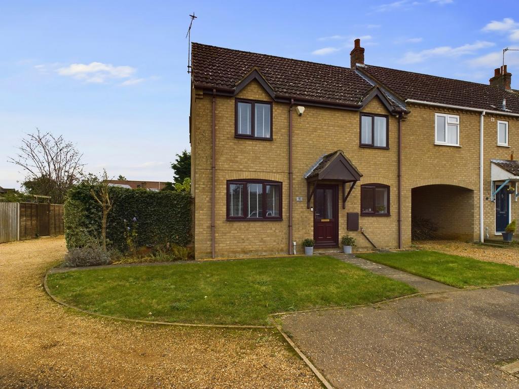 Crown Gardens, King's Lynn PE33 3 bed end of terrace house for sale £