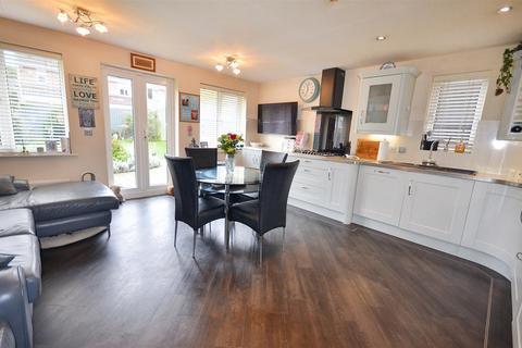 5 bedroom detached house for sale, Spode Close, Stone