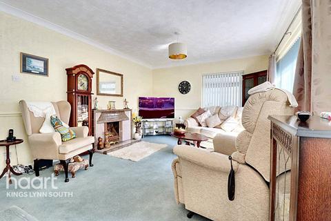 2 bedroom detached bungalow for sale, Common Close, West Winch