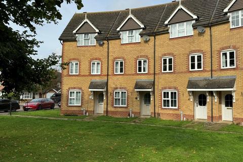 3 bedroom townhouse to rent, John Dutton Way,Kennington,Ashford,TN24