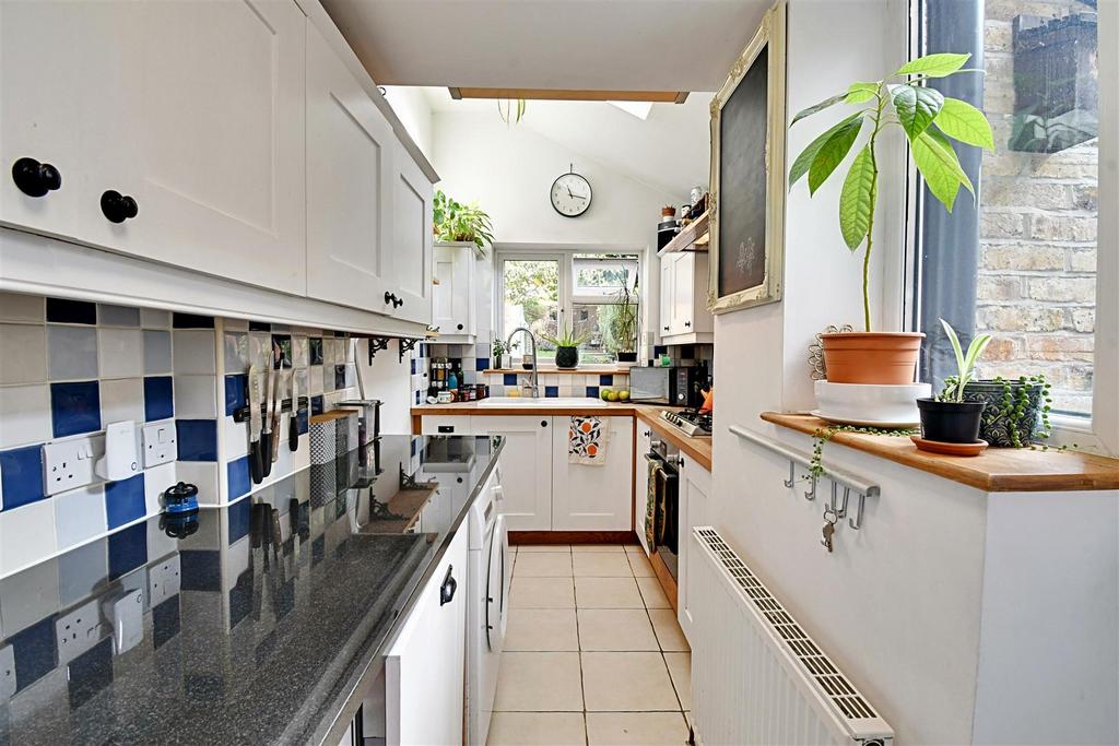 Port Vale, Hertford SG14 2 bed terraced house for sale £450,000